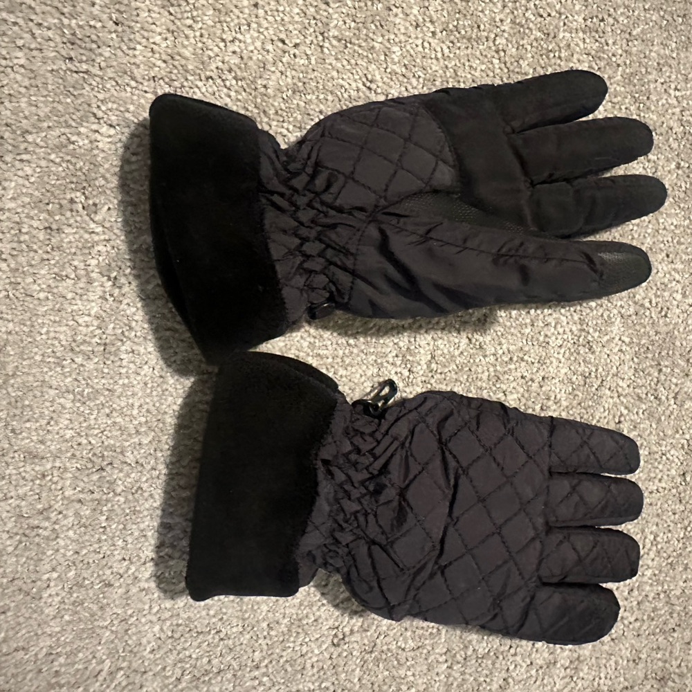 Black Quilted Winter Gloves